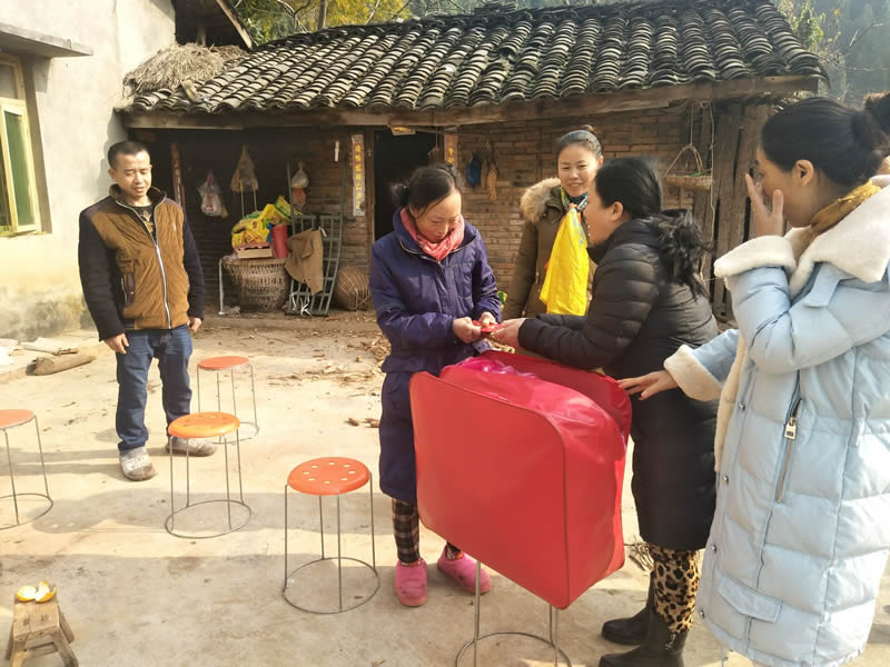 “責(zé)任正信，愛心公益”我們在行動(dòng)——綿陽游仙區(qū)登仙村之行